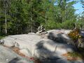 Een steenman als routeaanwijzing in Killarney Provincial Park, Ontario, Canada